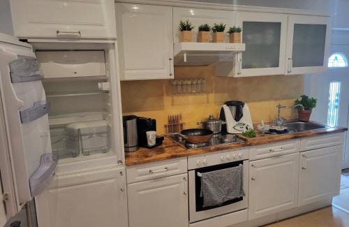 Beilstein Apartment | Ferienapartment Schlummerhausen für bis zu 5 Personen, Haustiere willkommen und kostenfrei, mit Einbauküche, WLAN, Smart-TV, Alexa