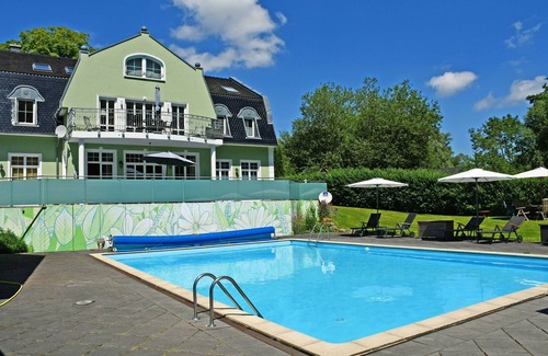 Rugen Island Apartment | Ferienappartement Sonnenstrahl with sauna and balcony - Gutshaus-Appartem. mit