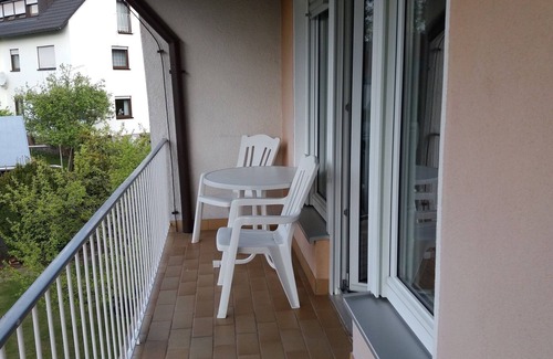 Zirndorf Apartment | Feriendomizil am Waldrand mit Balkon