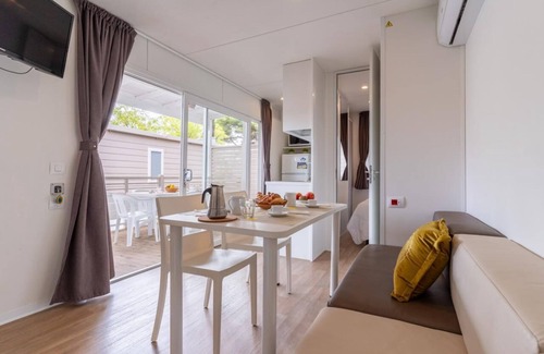 Orbetello House | Feriendorf Orbetello Lodge Superior Plus für 6 Personen