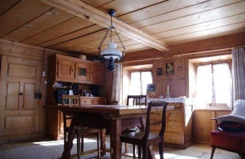 Praz House | Ferienhaus Brün