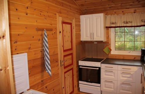 Lyngstranda House | Ferienhaus für 7 Personen am Hardangerfjord, 9,9 und 15 PS Motorboot Mietbar