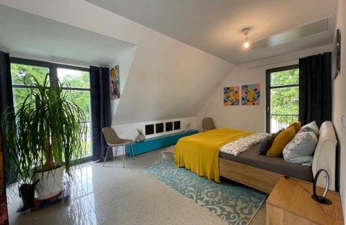 Marquardt House | Ferienhaus Ferienwohnung Potsdam DieGaLerie am Schlosspark Marquardt