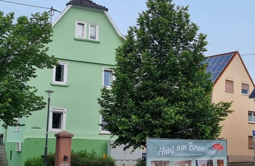 Flacht House | Ferienhaus Haus am Brunnen 8 Zimmer