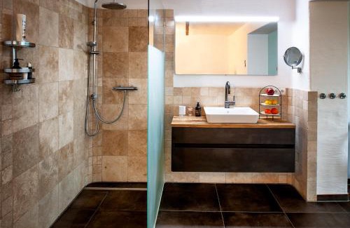Hartmannsdorf House | Ferienhaus mit privaten Schwimmteich und Sauna