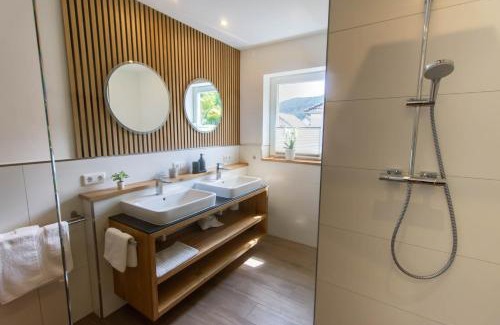 Koppelberg Apartment | Ferienhaus Moselhöhe - 2023 neu renoviert, mit Design-Ausstattung & großem Garten