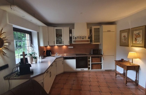 Elten Apartment | Ferienhaus/Wohnung auf dem Eltenberg 9 Personen,4 Badezimmer, Terrasse im Grünen