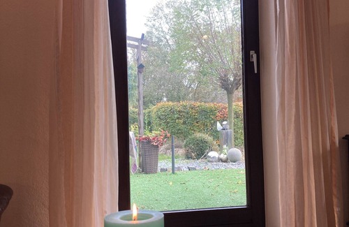 Elten Apartment | Ferienhaus/Wohnung auf dem Eltenberg 9 Personen,4 Badezimmer, Terrasse im Grünen