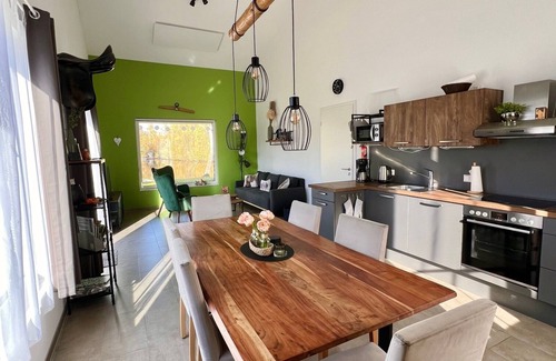 Twist House | FerienhausOase Casa Cavallo am See-Sauna, families/couples/seniors in nature