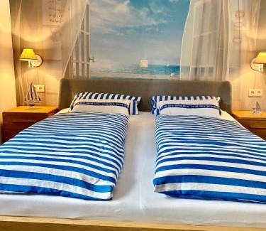 Bodman-Ludwigshafen Apartment | Ferienresidenz Seegarten Andrea - Seezugang und Schwimmbad