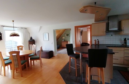Neuburg Apartment | Ferienwohnung Dorfzauber mit Kirchblick in dem Dörfchen Joshofen