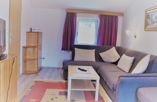 Unterschonau Apartment | Ferienwohnung Grünstein, 1 bis 2 Personen, 54 qm, 1 Schlafzimmer, extra Küche, Balkon
