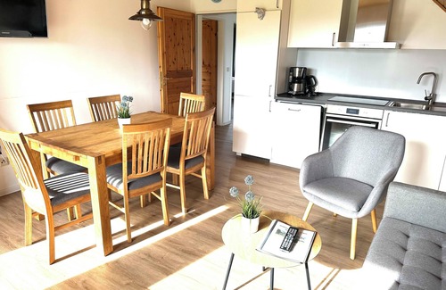 Holtgast Apartment | Ferienwohnung 4 mit 3 Schlafzimmern in Ruhiger Idyllischer Lage, Nordseenähe