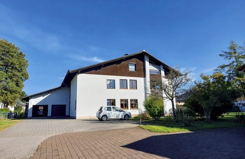 Grabenstatt Apartment | Ferienwohnung 55 qm mit Separatem Schlafzimmer