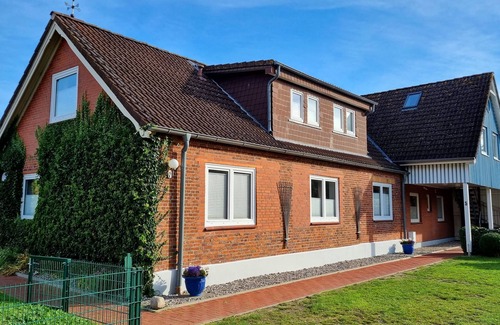 Kalifornien Apartment | Ferienwohnung "achtern Diek 1" 1. Reihe an der Ostseeküste, Hundefreundlich
