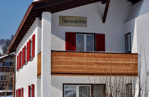 Mittenwald Apartment | Ferienwohnung Alpenglühen Komfortables Familien-apartment mit Herrlichem Blick