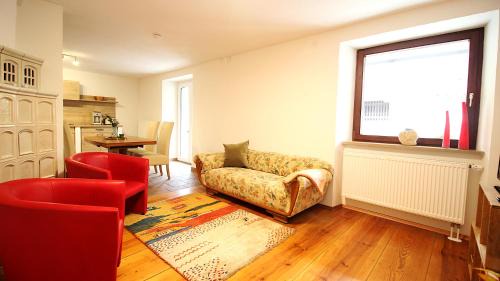 Ochsenfurt Apartment | Ferienwohnung am Wasserschloss 1-3