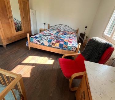 Wollbach Apartment | Ferienwohnung an der Wiese