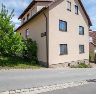 Burkardroth Apartment | Ferienwohnung Arnold