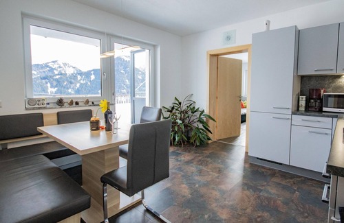 Gries am Brenner Apartment | Ferienwohnung Gstrein - Holiday apartment with large garden