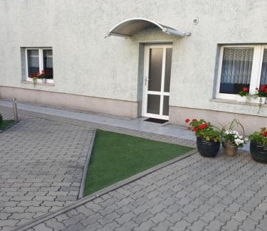 Schoneweide Apartment | Ferienwohnung bei Ingrid