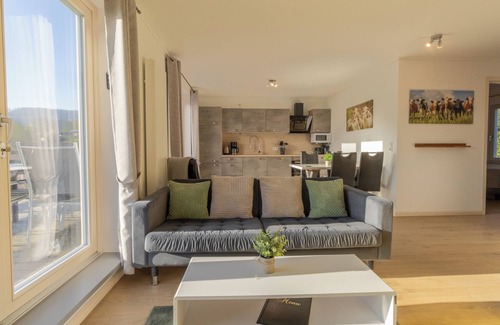 Heringhausen Apartment | Ferienwohnung Bergblick mit Balkon und Garten - Familienfreundlich
