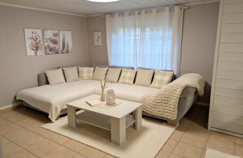 Hilzingen House | Ferienwohnung Blütenzauber in Idyllischer Lage Nähe Bodensee