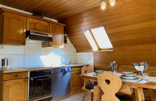 Sigmarszell Apartment | Ferienwohnung Blumenoase - Gemütliche Ferienwohnung Zwischen Allgäu und Bodensee