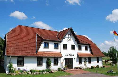 Dargun Apartment | Ferienwohnung Bornholm Alte Schule Barlin Mecklenburg Pool