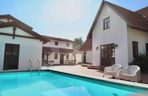 Dargun Apartment | Ferienwohnung Bornholm Alte Schule Barlin Mecklenburg Pool