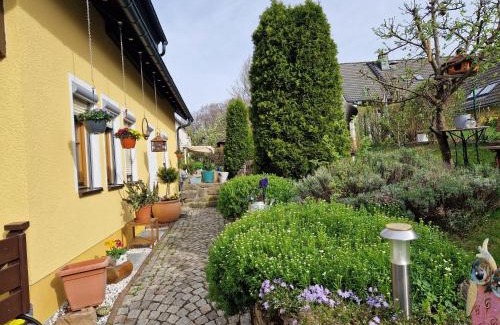 Erla Apartment | Ferienwohnung Heike Strobel