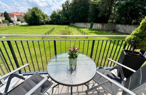 Ballenstedt Apartment | Ferienwohnung Emil - barrierefrei mit Fahrstuhl und Carport in ruhiger Altstadtlage von Ballenstedt