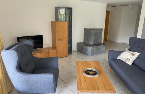 Sumvitg Apartment | Ferienwohnung für 5 Personen in Cumpadials, inmitten der Surselva
