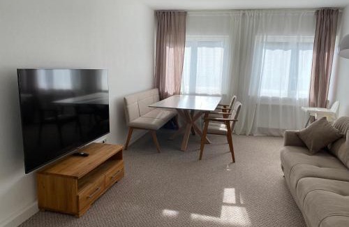 Nurnberger Land Apartment | Ferienwohnung Feucht OG NATURNAH Parkplatz WLAN