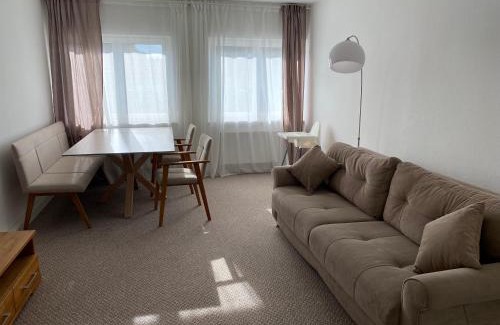 Nurnberger Land Apartment | Ferienwohnung Feucht OG NATURNAH Parkplatz WLAN