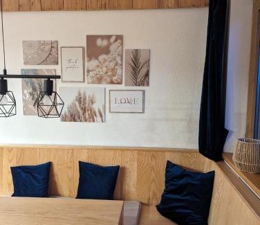 Flintsbach A. Inn House | Ferienwohnung Goasnstoi - mit HotTub und Bergblick im Inntal