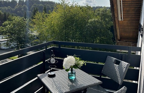 Glindfeld Apartment | Ferienwohnung Juli - neu Renovierte, Moderne Ferienwohnung