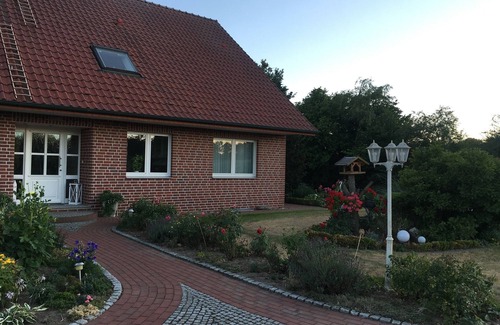 Lippramsdorf Apartment | Ferienwohnung mit Weitblick, 1-4 Pers
