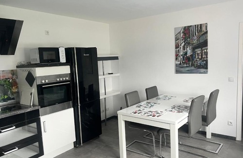 Roemerberg Apartment | Ferienwohnung mit Pool - Römerberg - Speyer