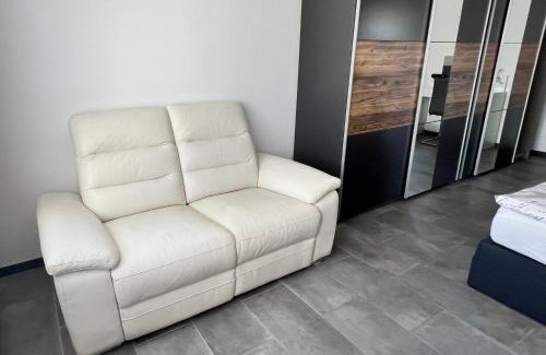Roemerberg Apartment | Ferienwohnung mit Pool - Römerberg - Speyer