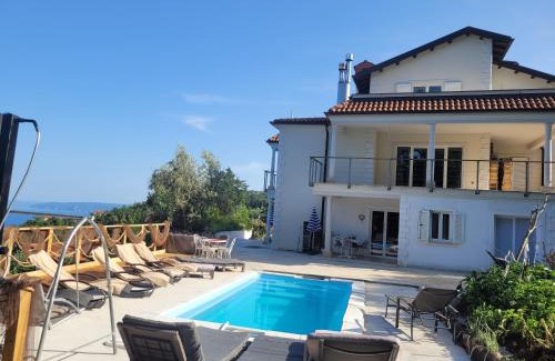 Lovran Apartment | Ferienwohnung mit Pool Kroatien mit Meerblick und Pool
