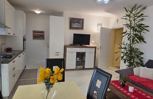 Lovran Apartment | Ferienwohnung mit Pool Kroatien mit Meerblick und Pool