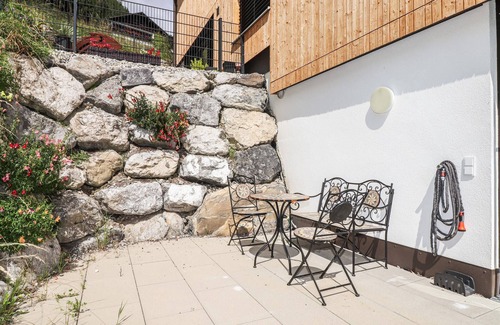 Buerserberg Apartment | Ferienwohnung mit Terrasse