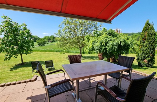 Oberthulba Apartment | Ferienwohnung mit Terrasse und Privatem Eingang