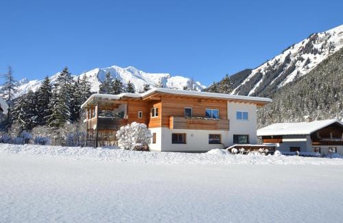 Bach Apartment | Ferienwohnung Nety