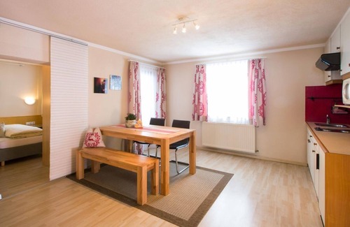 Plangeross Apartment | Ferienwohnung Nr. 7 - Pension Anna