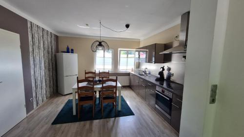 Halbs Apartment | Ferienwohnung Ollywood, Natur pur im Westerwald, 2 bis 4 Personen
