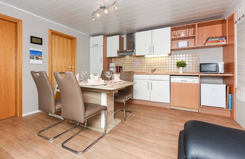 Stedesdorf Apartment | Ferienwohnung Ost - Ferienhof Tannen in Thunum bei Bensersiel