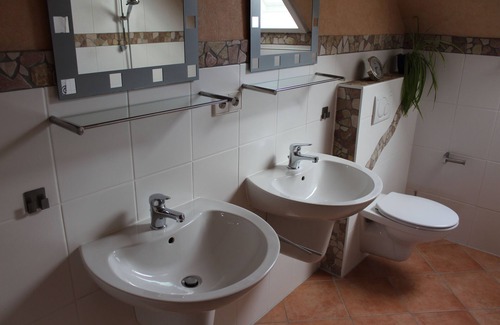Obersulm Apartment | Ferienwohnung Paradiesberg