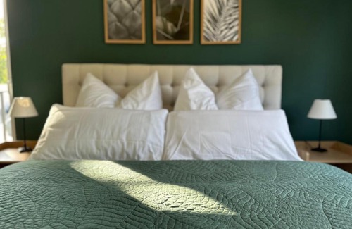Erlangen Apartment | Ferienwohnung-Parkplatz-Balkon-Küche-Aufzug-SmartTV-Waschtrockner